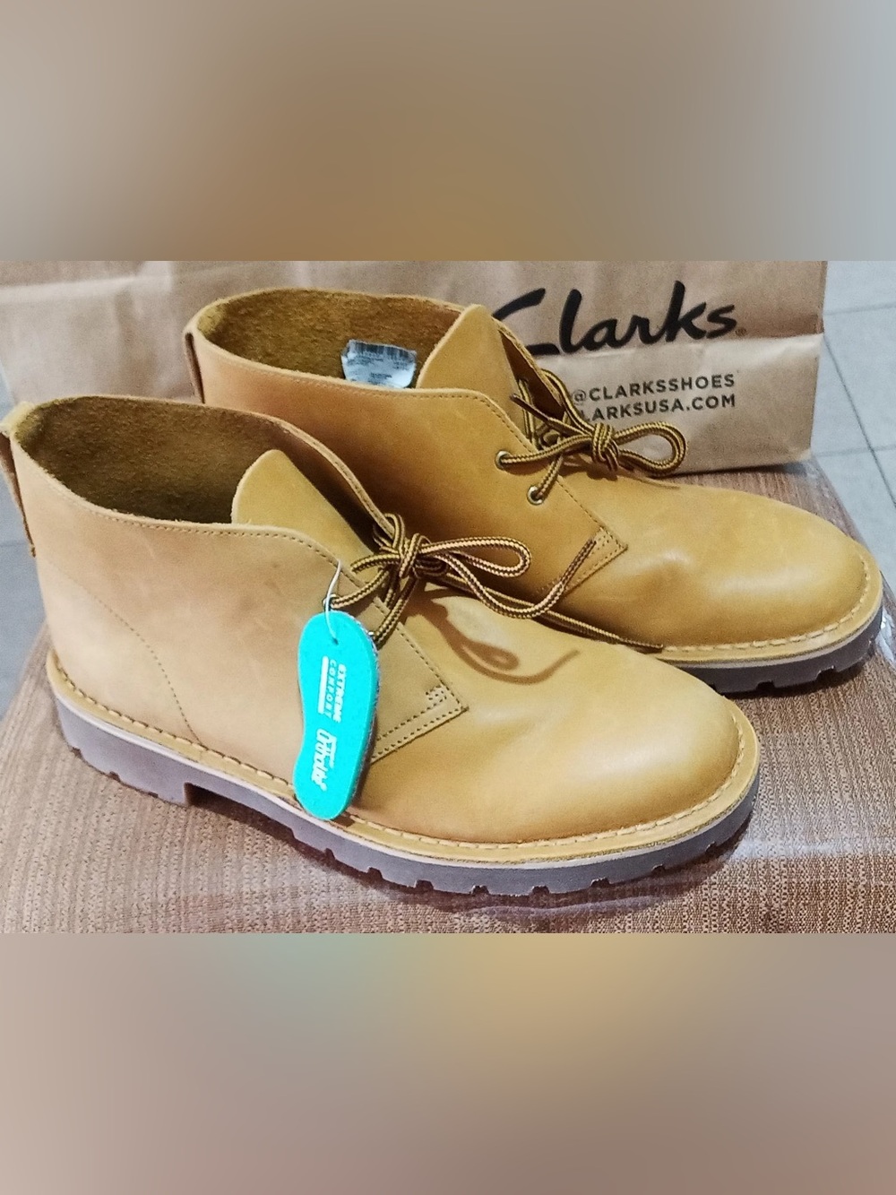 Clarks Overdale boots  Men’s Tan Leather Chukka Lace-Up Casual sz 8.5